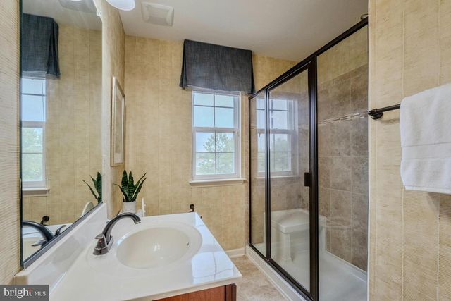 42134 AUTUMN RAIN CIR, Brambleton, VA 20148