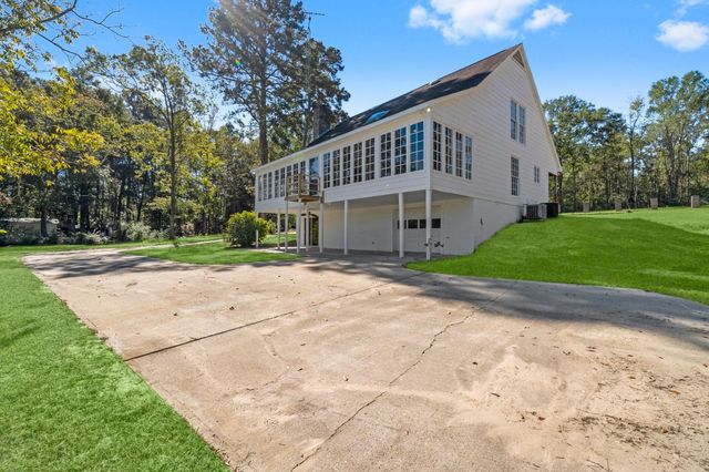 10482 Lake Shore Drive, Conroe, TX 77303
