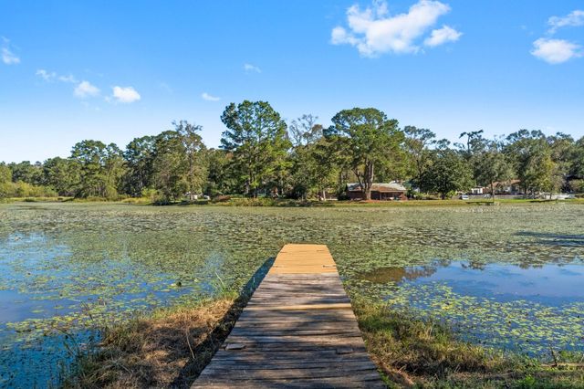 10482 Lake Shore Drive, Conroe, TX 77303