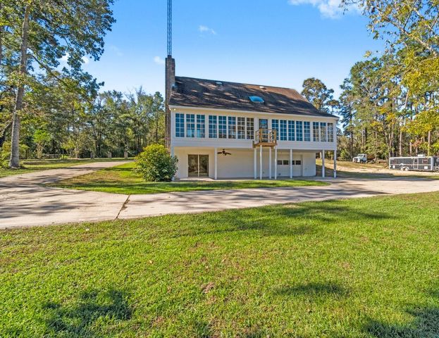 10482 Lake Shore Drive, Conroe, TX 77303