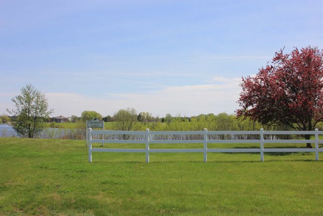 36537 N Fox Hill Drive, Wadsworth, IL 60083