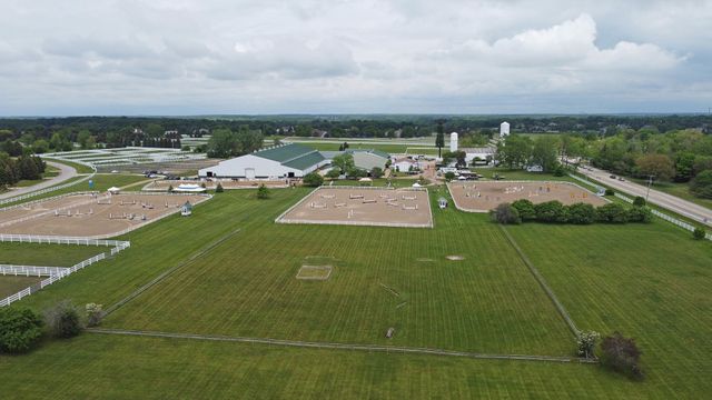 36537 N Fox Hill Drive, Wadsworth, IL 60083