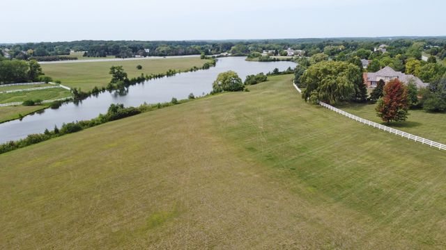36537 N Fox Hill Drive, Wadsworth, IL 60083