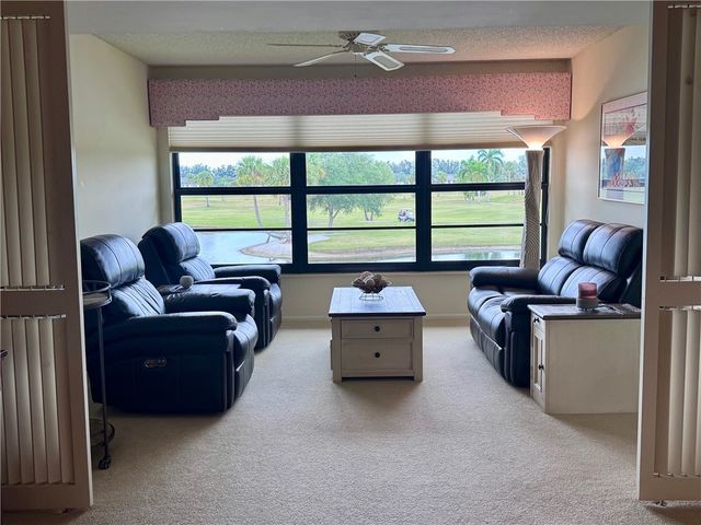 37 Plantation Drive 206, Vero Beach, FL 32966