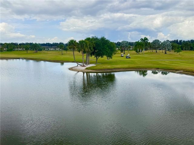 37 Plantation Drive 206, Vero Beach, FL 32966