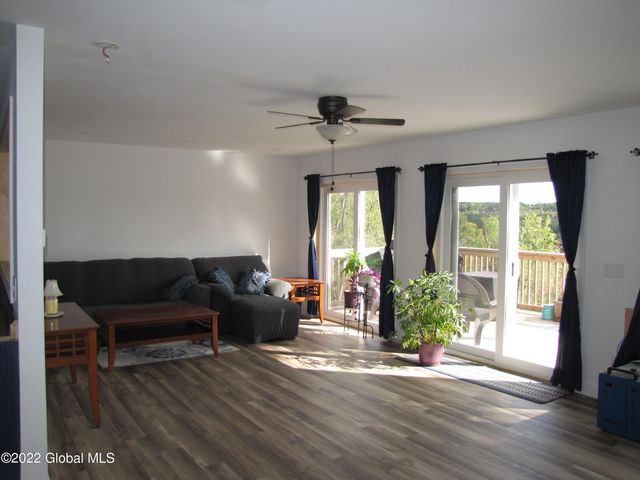 44 Abbey Road, Berne, NY 12023