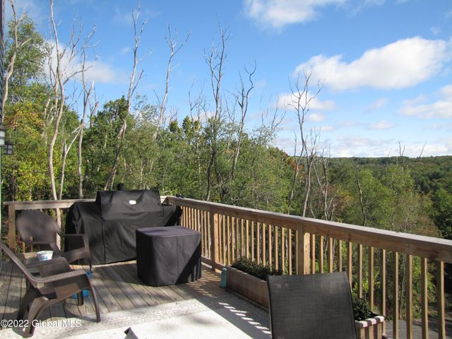 44 Abbey Road, Berne, NY 12023