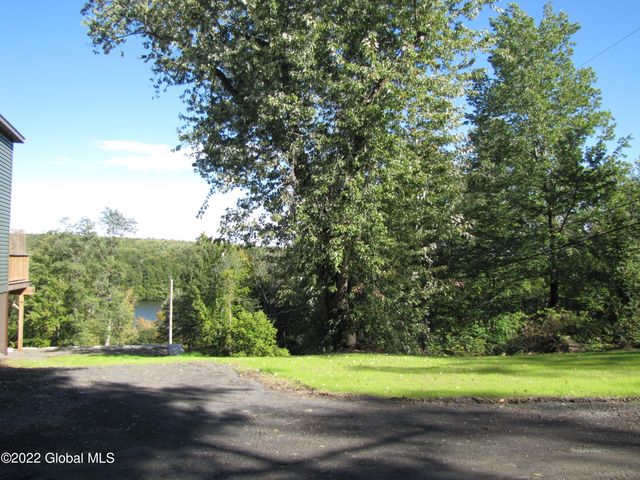 44 Abbey Road, Berne, NY 12023