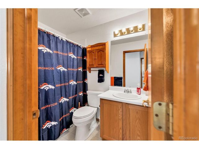 2375 Lake Ave, Thornton, CO 80241