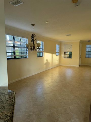 168 W Astor Circle, Delray Beach, FL 33484