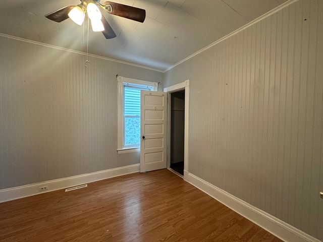 201 University Ave 1, Lowell, MA 01854