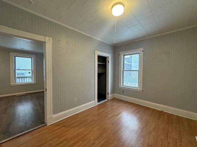 201 University Ave 1, Lowell, MA 01854