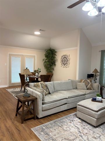 3818 Treasure Island Drive, Montgomery, TX 77356