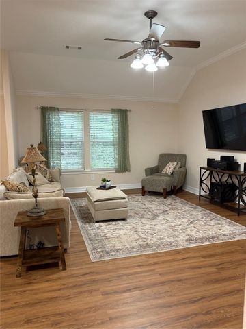 3818 Treasure Island Drive, Montgomery, TX 77356