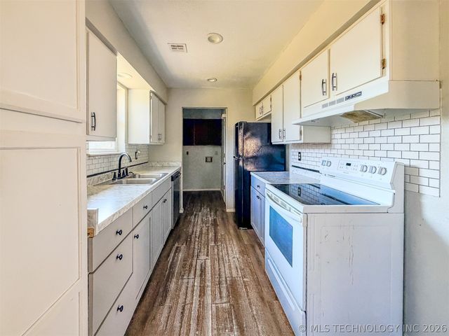 15721 W Clyde Maher, Tahlequah, OK 74464