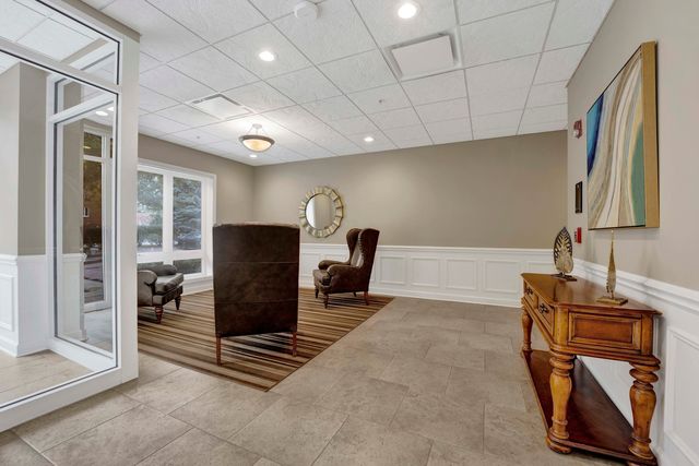799 Graceland Avenue 504A, Des Plaines, IL 60016