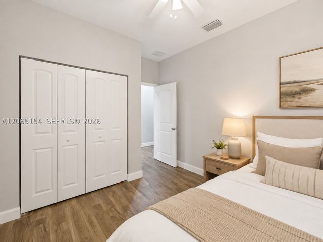 1686 NE 30th St, Pompano Beach, FL 33064