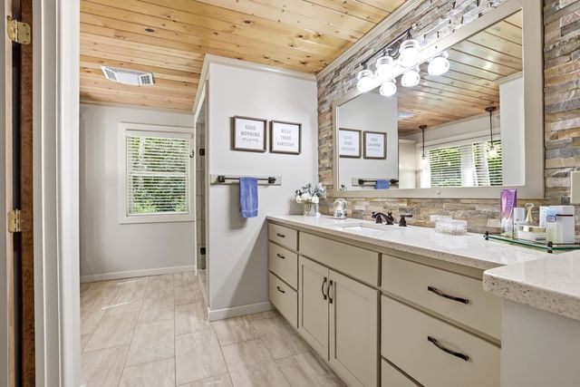 504 Compass Creek Drive, Hayesville, NC 28904
