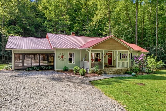 504 Compass Creek Drive, Hayesville, NC 28904