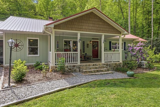 504 Compass Creek Drive, Hayesville, NC 28904