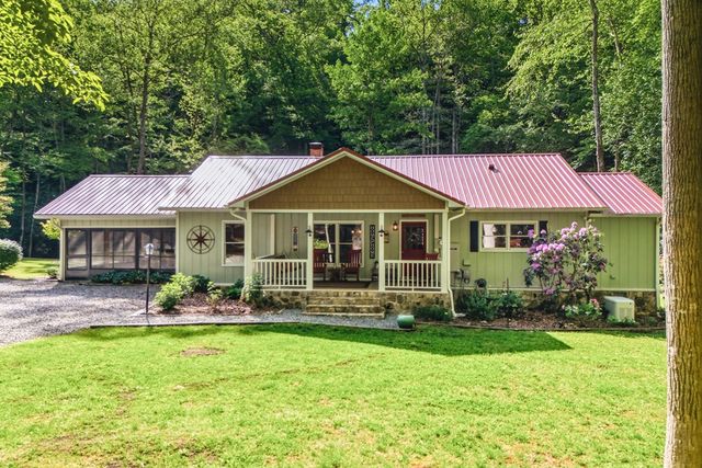 504 Compass Creek Drive, Hayesville, NC 28904