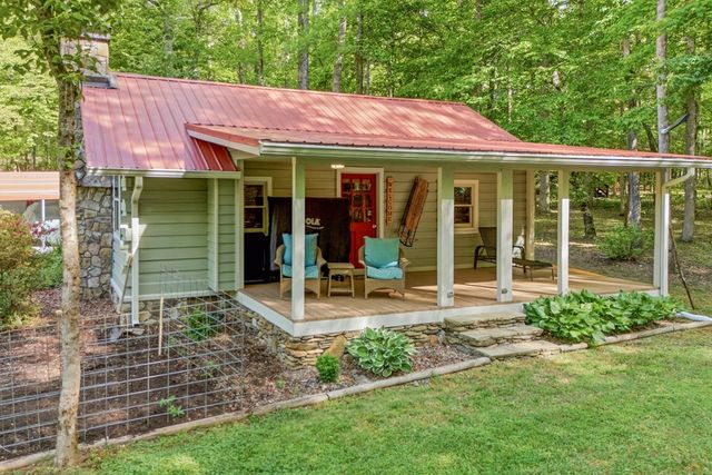 504 Compass Creek Drive, Hayesville, NC 28904