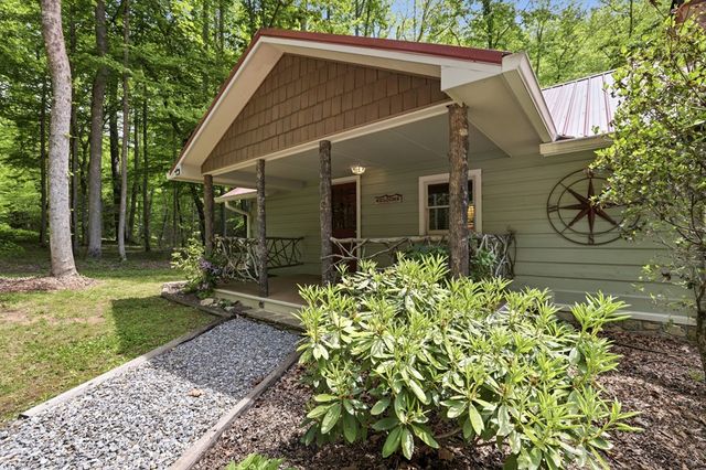 504 Compass Creek Drive, Hayesville, NC 28904