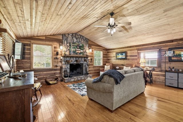 504 Compass Creek Drive, Hayesville, NC 28904