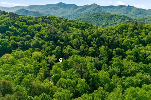 504 Compass Creek Drive, Hayesville, NC 28904