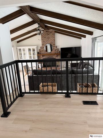 6510 Applewood Drive, Lincoln, NE 68516