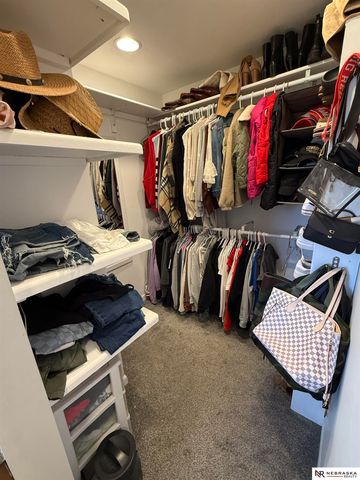 6510 Applewood Drive, Lincoln, NE 68516