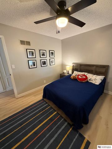 6510 Applewood Drive, Lincoln, NE 68516