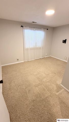 6510 Applewood Drive, Lincoln, NE 68516