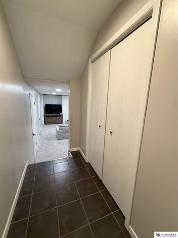 6510 Applewood Drive, Lincoln, NE 68516