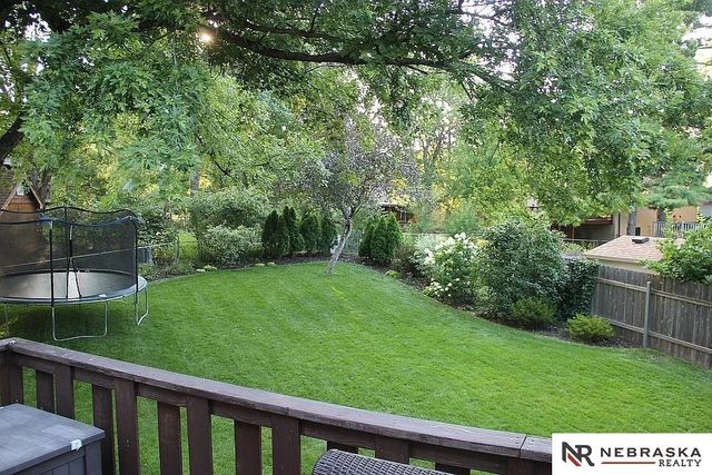 6510 Applewood Drive, Lincoln, NE 68516