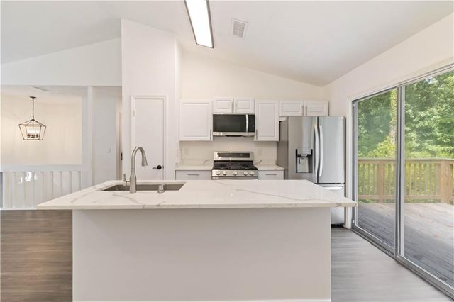 114 JOUSTERS Lane, Lawrenceville, GA 30044