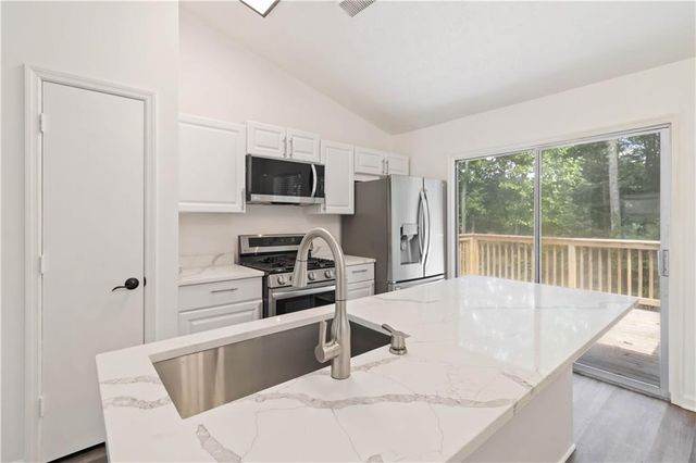 114 JOUSTERS Lane, Lawrenceville, GA 30044