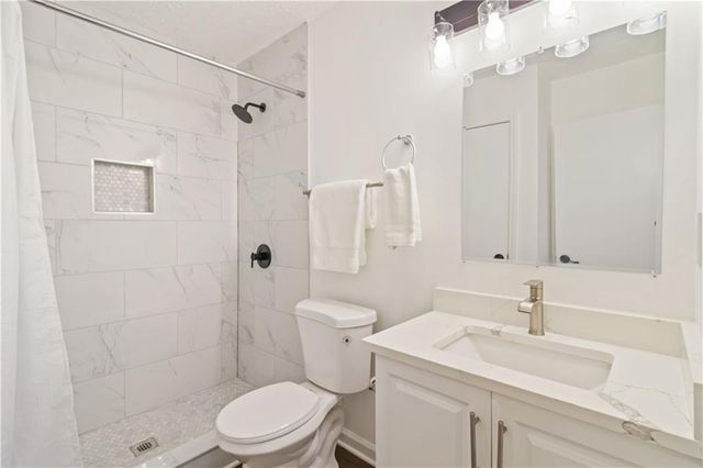 114 JOUSTERS Lane, Lawrenceville, GA 30044