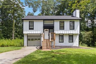 114 JOUSTERS Lane, Lawrenceville, GA 30044