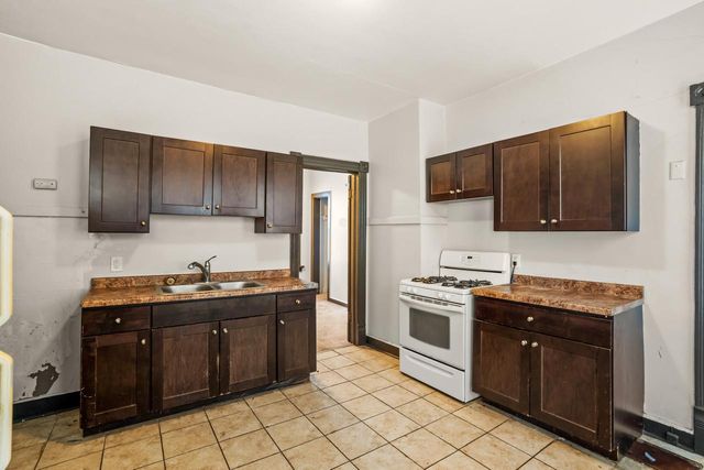 2405-2407 N Frederick AVENUE, Milwaukee, WI 53211