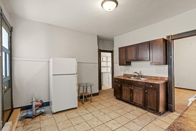 2405-2407 N Frederick AVENUE, Milwaukee, WI 53211