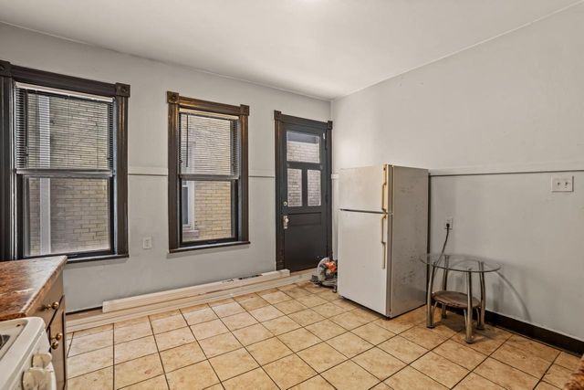 2405-2407 N Frederick AVENUE, Milwaukee, WI 53211