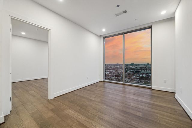 1711 Allen Parkway 2403, Houston, TX 77019