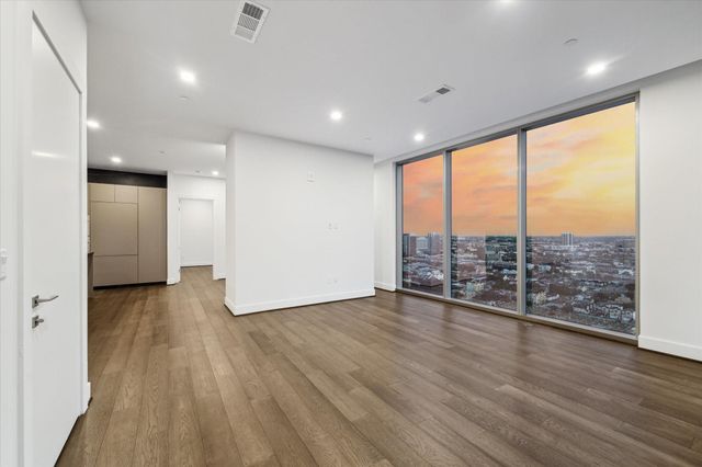 1711 Allen Parkway 2403, Houston, TX 77019