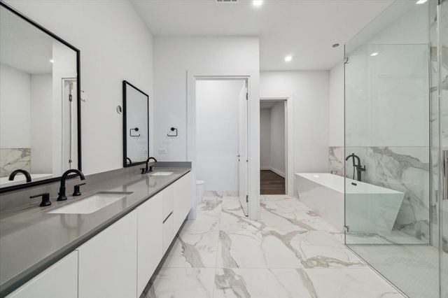 1711 Allen Parkway 2403, Houston, TX 77019