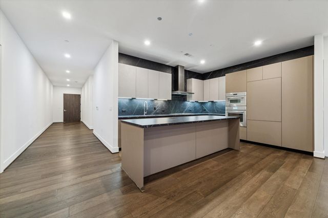 1711 Allen Parkway 2403, Houston, TX 77019