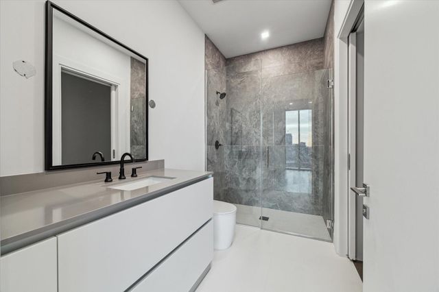 1711 Allen Parkway 2403, Houston, TX 77019