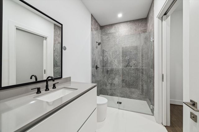 1711 Allen Parkway 2403, Houston, TX 77019