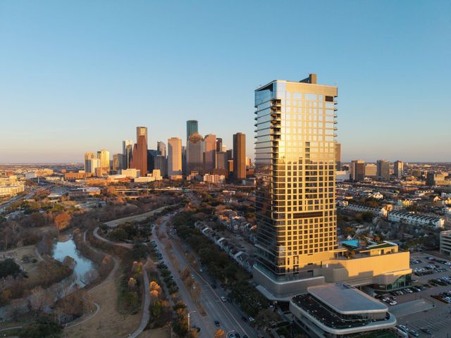 1711 Allen Parkway 2403, Houston, TX 77019