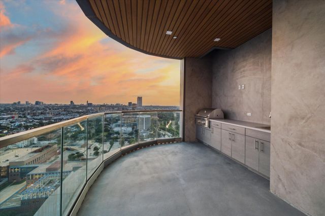 1711 Allen Parkway 2403, Houston, TX 77019